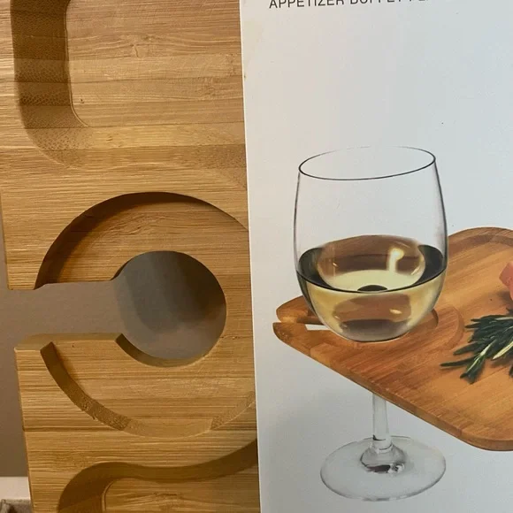 True Fabrications Bamboo Appetizer plate with wine glass holder NWT - Picture 4 of 4
